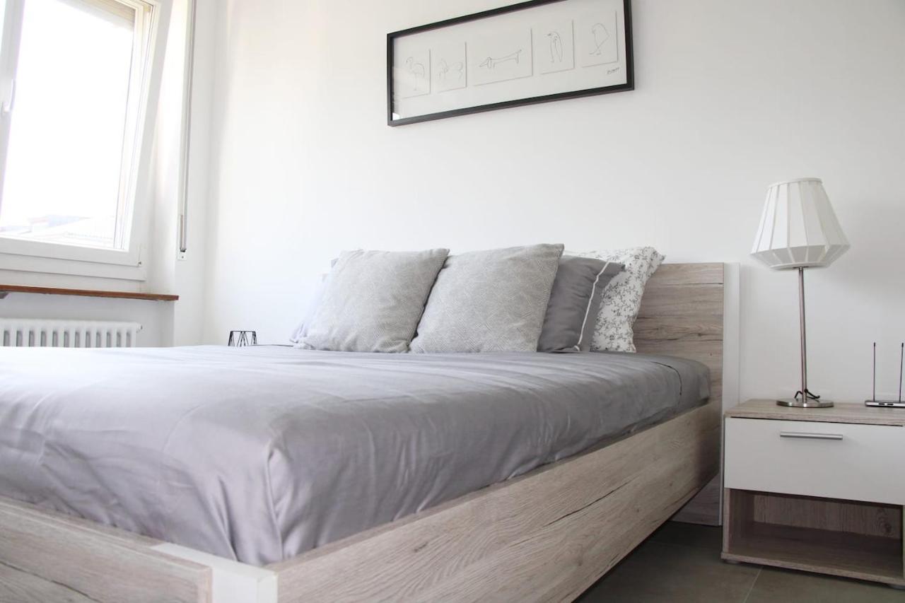 New & Modern Apartment With Beautiful Lake View! Lugano Esterno foto